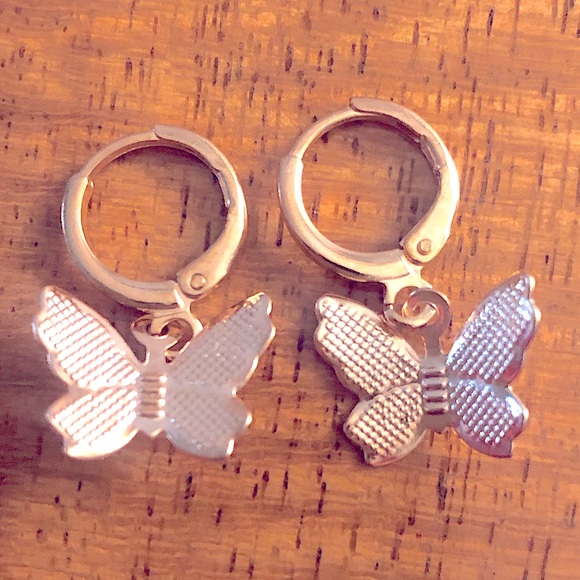 Dainty Gold Butterfly Dangle Earrings - Picture 1 of 2